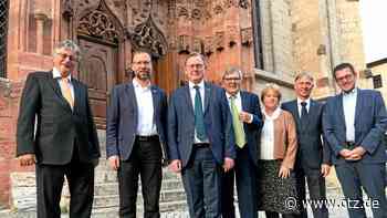 Jenas Kirchenstiftung begrüßt Ministerpräsiden Ramelow am Brautportal von St. Michael