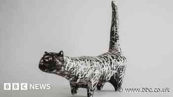 David Hockney: Ceramic cat gifted by hitchhiking art student to be sold