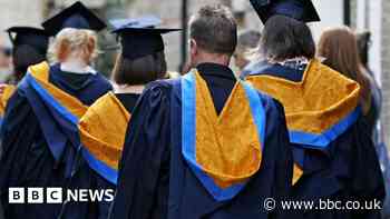 More disadvantaged students go for top uni courses