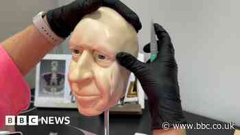 Cake artist cooks up king-size creation of Charles III