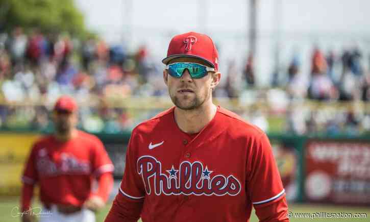 Phillies reportedly decline to extend qualifying offer to Rhys Hoskins