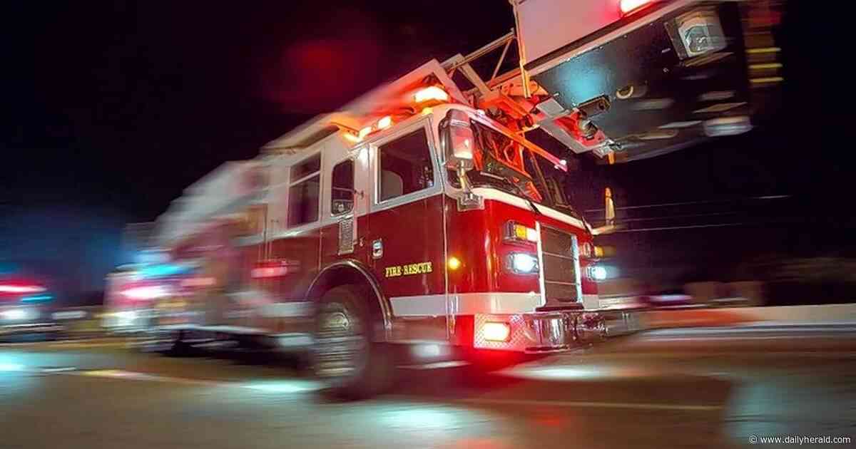 Two suffer minor injuries in late night South Barrington house fire