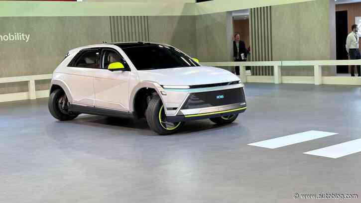 Hyundai's Mobion Concept spins, crab walks, does doughnuts, is incredibly cool