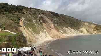 'Dramatic' landslide at popular Dorset beach