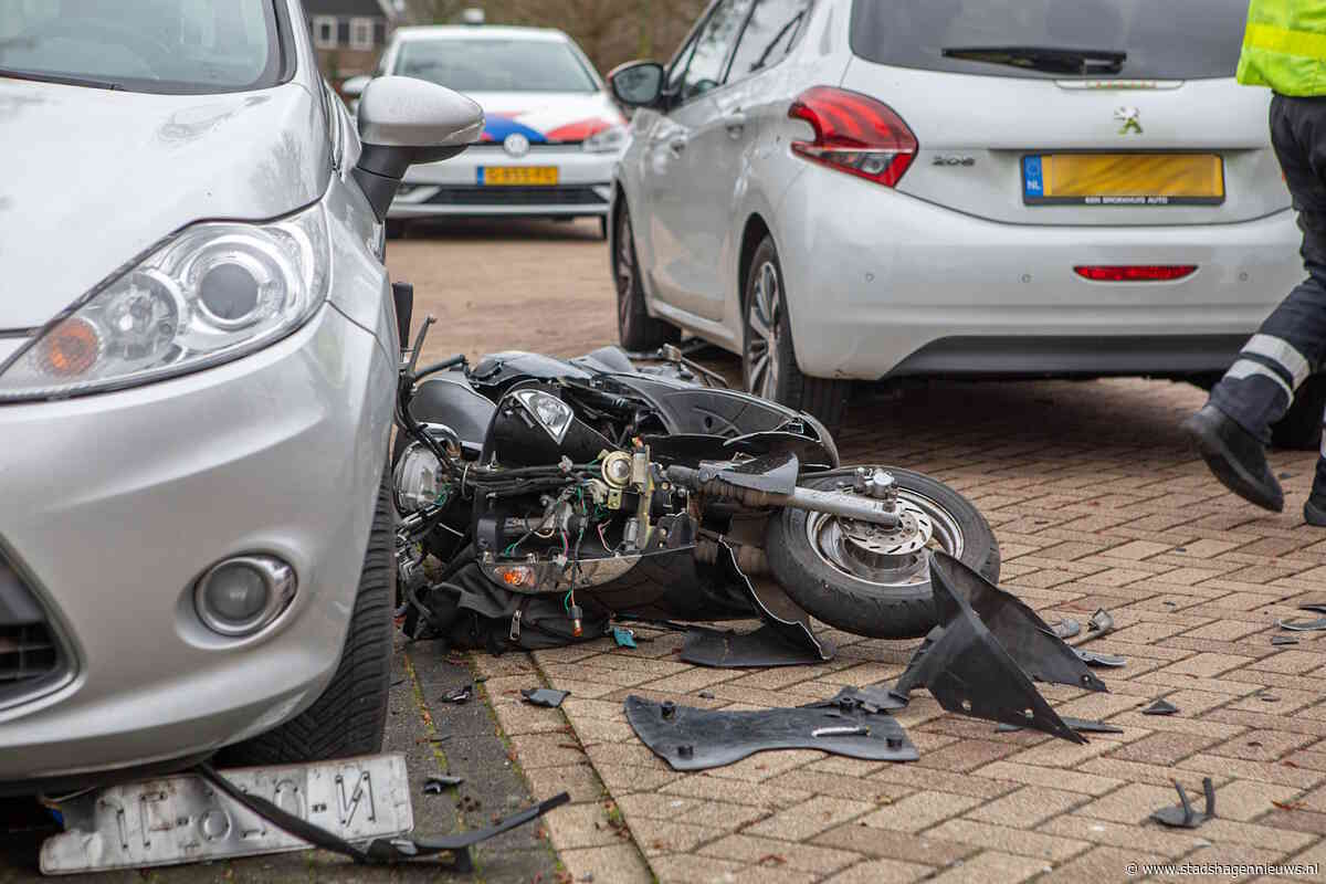 Scooterrijder gewond na aanrijding op Oldhuisstraat