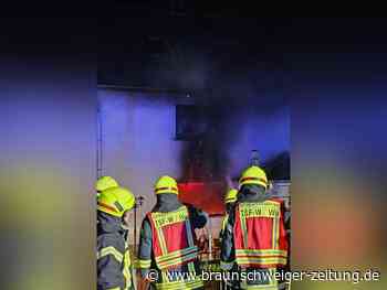 Brand am Tekenberg bei Wolsdorf: Einfamilienhaus in Flammen