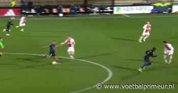 Kijk en geniet: El Kachati (Telstar) maakt wereldgoal tegen Jong Ajax