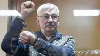 Wegen Kritik an Ukraine-Krieg: Moskauer Gericht verurteilt Menschenrechtler Orlow