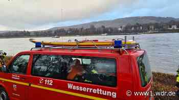 Feuerwehrboot kentert bei Einsatz auf Rhein bei Bonn