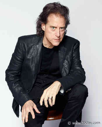 Richard Lewis, revered comic and ‘Curb Your Enthusiasm’ star, dies at 76