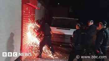 Police issue car theft alert over 'chop shop' raid