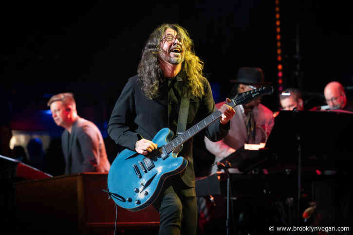 Love Rocks NYC 2024: Dave Grohl covered “Live and Let Die” ++ The Black Keys, Tom Morello, more (pics, video)