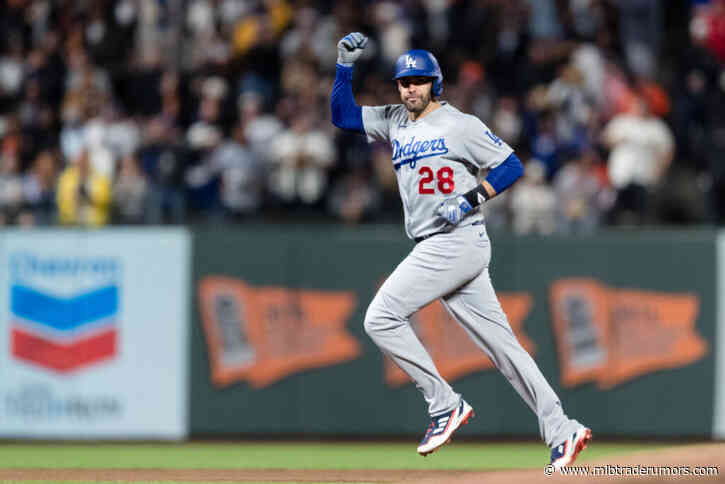 Angels, Mets Remain Engaged With J.D. Martinez