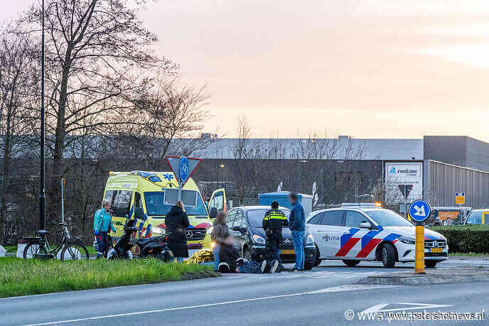 Twee gewonden bij ongeluk met scooter op Veenweg Wilnis