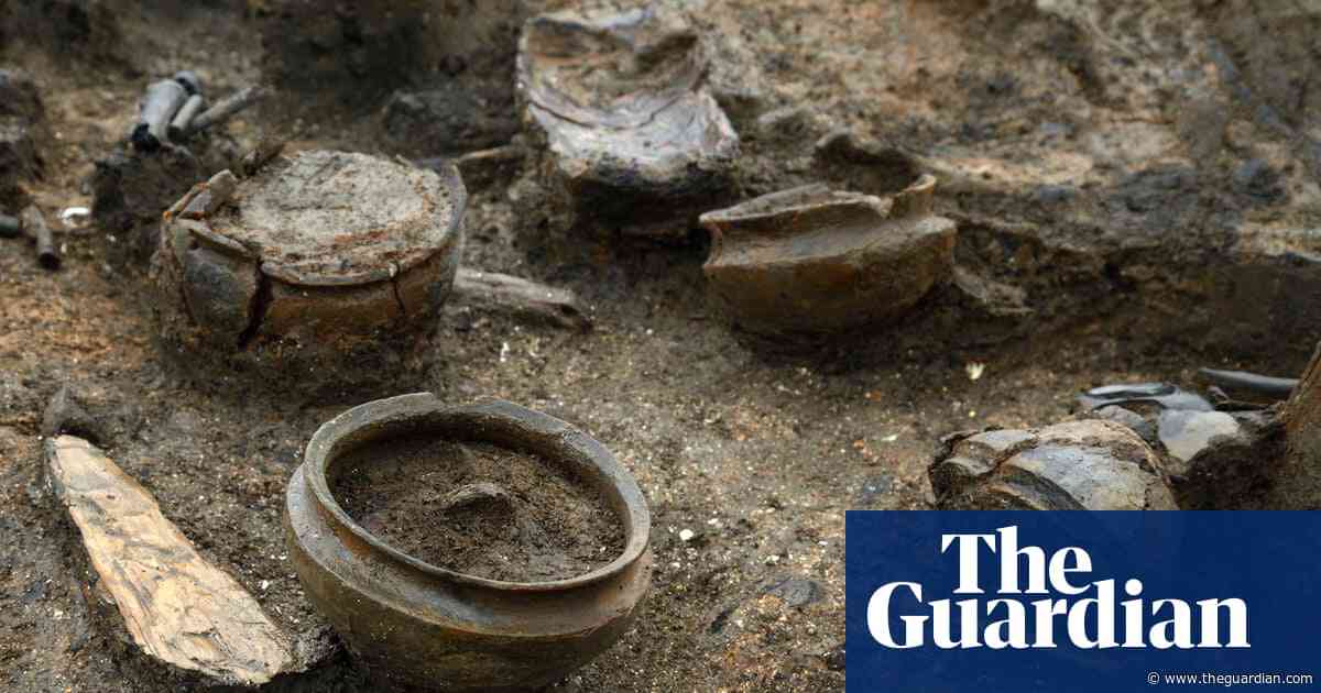 Bronze age objects from ‘Pompeii of the Fens’ to go on display