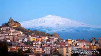 Skiing Europe's tallest and most active volcano