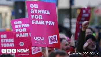 NI lecturers reject 'insulting' pay offer