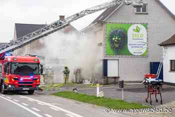 Hevige brand in onbewoonde woning in Pamelsestraat