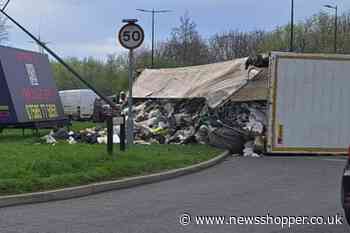 Horse roundabout Belvedere: 36-tonne lorry overturns