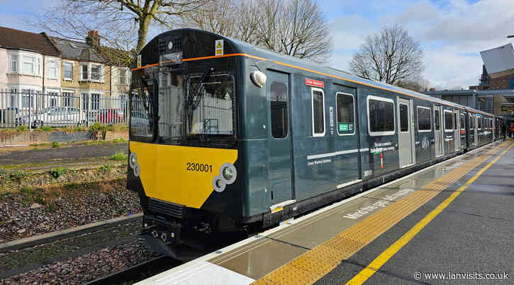 GWR starts west London trials of a battery-powered train to replace diesels