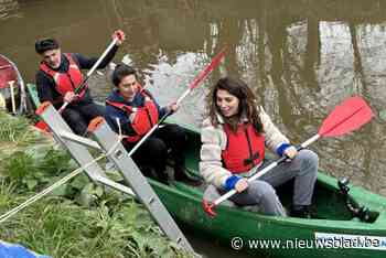 Minister Zuhal Demir (N-VA) en Saartje Vandendriessche maken Dijle schoon voor Week van het Water