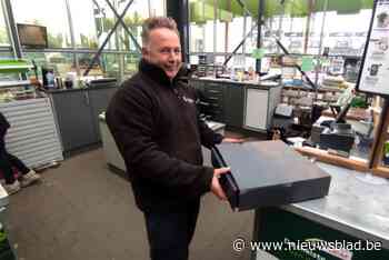 Inbreker steelt 1.000 euro uit kassa’s tuincentrum: “Hij had honger, want hij pauzeerde om paaseitjes op te eten”