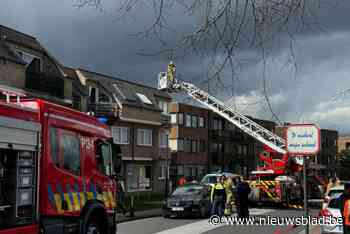 Auto in brand in garage appartementscomplex: 30 bewoners tijdlang geëvacueerd