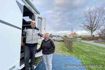 Frans en Monique uit Nederland staan al sinds vrijdag op post voor Ronde van Vlaanderen: “Eerder gekomen door vele regen”