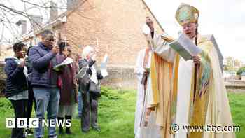 Archbishop of Canterbury leads Palm Sunday service