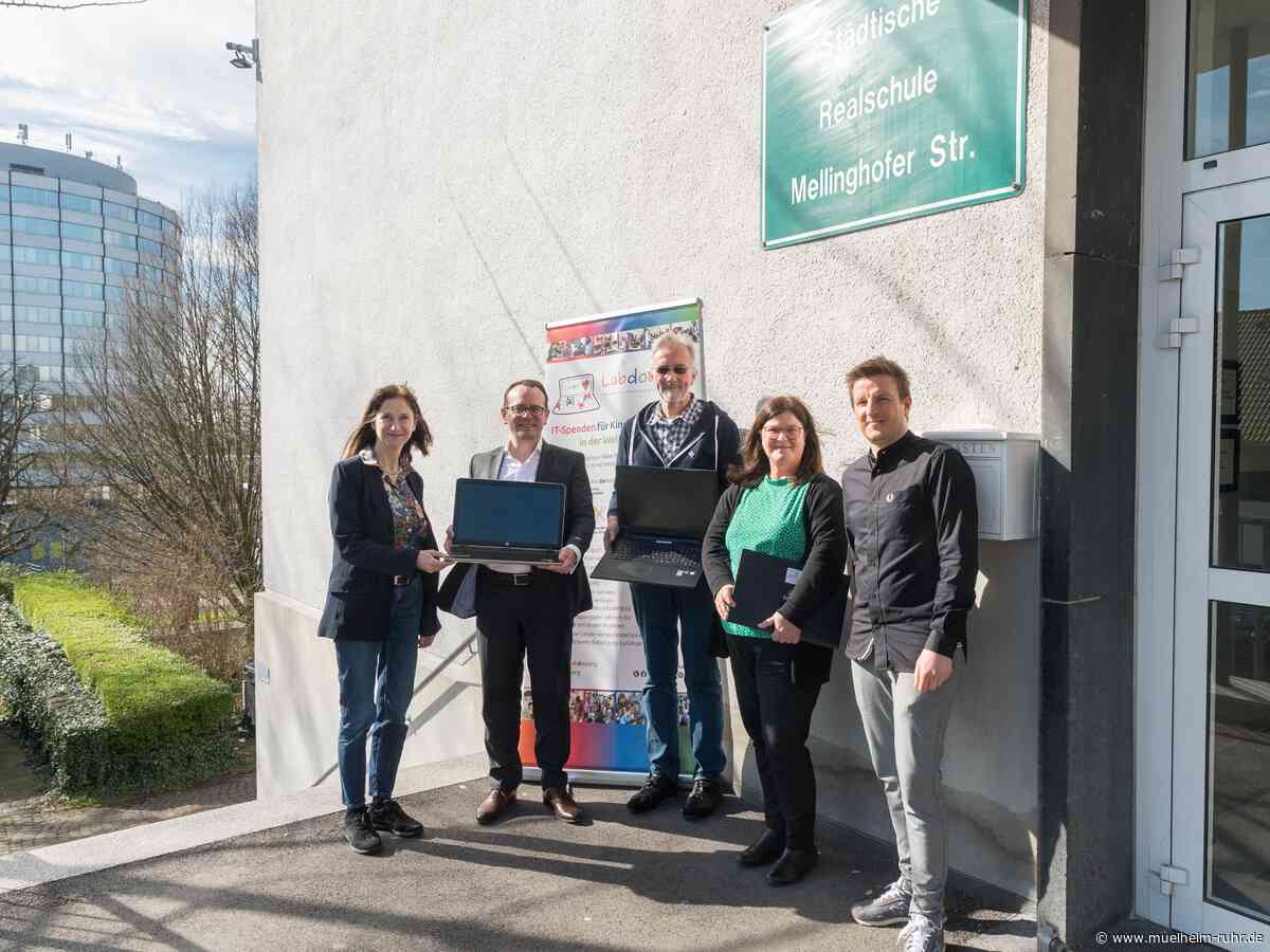 100 Laptops für Mülheimer Schüler*innen ermöglichen digitale Teilhabe