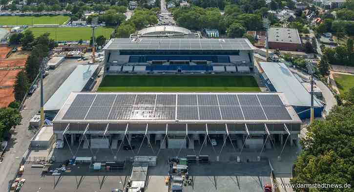 Darmstadt 98 und ENTEGA nehmen größte Photovoltaik-Anlage in Darmstadt in Betrieb – Erneuerbare Energie entsteht auf den Dächern des Merck-Stadions am Böllenfalltor