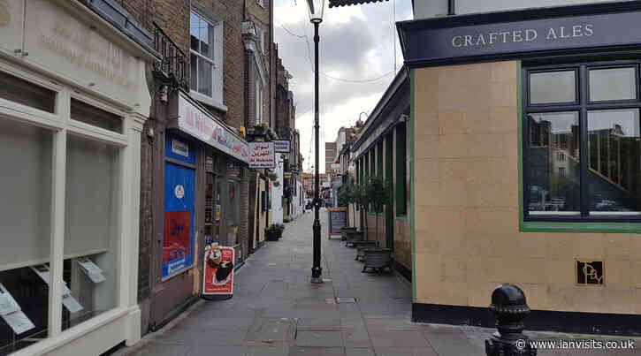 London’s Alleys: Hogarth Place, SW5