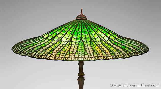 Tiffany Pagoda Lamp Caps Rago & Toomey’s $1.7 Million Glass & Lighting Sale