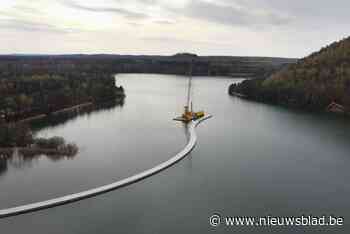 26 keer 37,5 ton: indrukwekkende pontonbrug op het meer van Terhills krijgt vorm