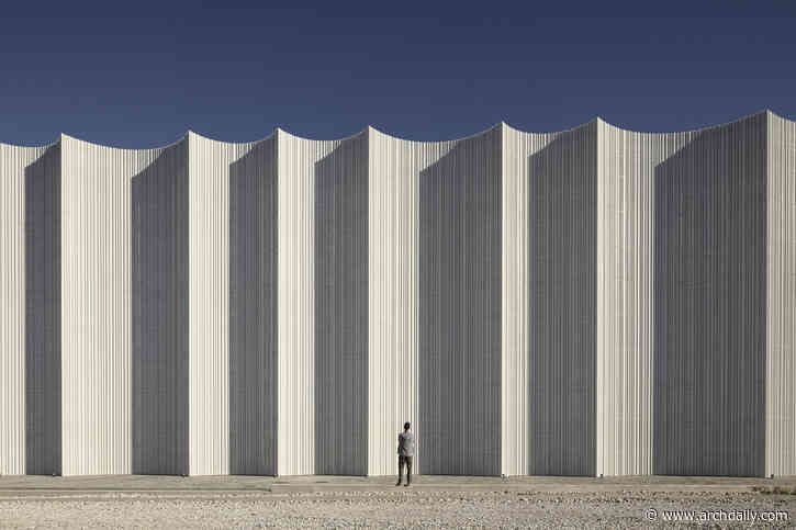 From Thin Veils to Thick Barriers: Exploring Different Widths in Architectural Envelopes