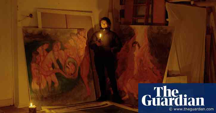 Amid air raids and electricity shortages, a Ukrainian artist paints the Russian invasion