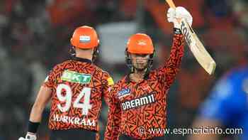 Sunrisers trump Mumbai in record six-hitting carnage