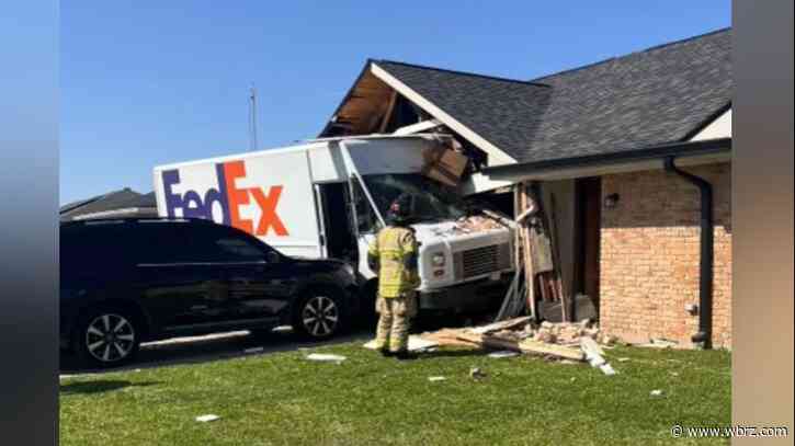 FedEx drive arrested for driving intoxicated, crashing his truck into a Houma house