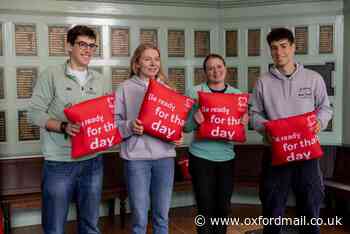 Oxford and Cambridge rowing teams promote CPR learning