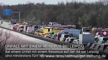 Flixbus-Unfall auf A9: Bus raste 100 Meter über Grünstreifen