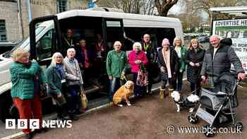 Volunteer-driven buses to pick up last passengers