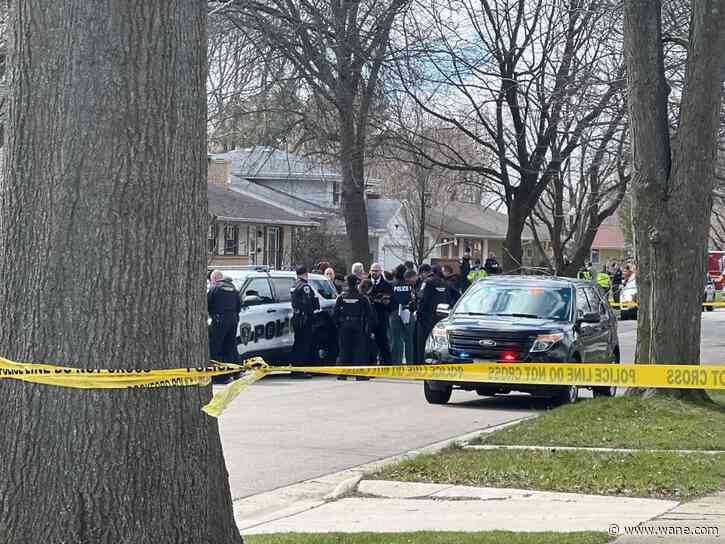 4 dead and 7 injured in Illinois stabbings; suspect in custody: police
