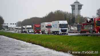 112 nieuws:  File op A28 van Zwolle naar Staphorst na ongeval | Meisje op fatbike aangereden in Steenwijk