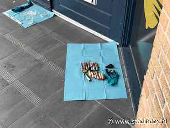 Explosief pakketje voor deur van kapper in Lelystad onschadelijk gemaakt: vuurwerk en glas gevonden