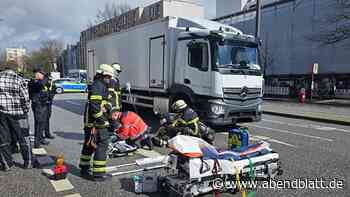 Lkw erfasst Motorradfahrer auf der Holstenstraße – Beinbruch