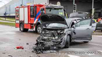 112-nieuws: auto crasht na achtervolging • afdraaiend voertuig botst