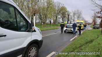 112-nieuws: auto crasht na achtervolging • afdraaiend voertuig botst