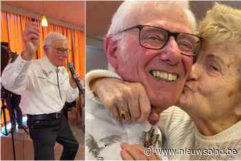 De ‘Elvis van Poperinge’ is 84, maar steelt nog steeds de show: “Mijn vrouw hield me weg van drank en drugs”
