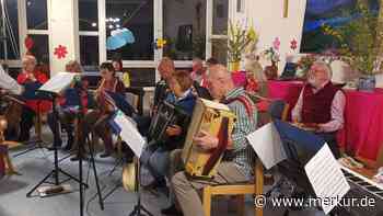 Gemeinsam den Frühling angestimmt: Walpertskirchener Orchester und Montagsband machen mit Konzert gute Laune