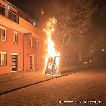 Dixi toilet Haagbeukhof gaat geheel in vlammen op